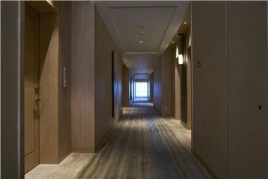 Bieb tad-Dħul Uniku tal-Lukanda bi Frame